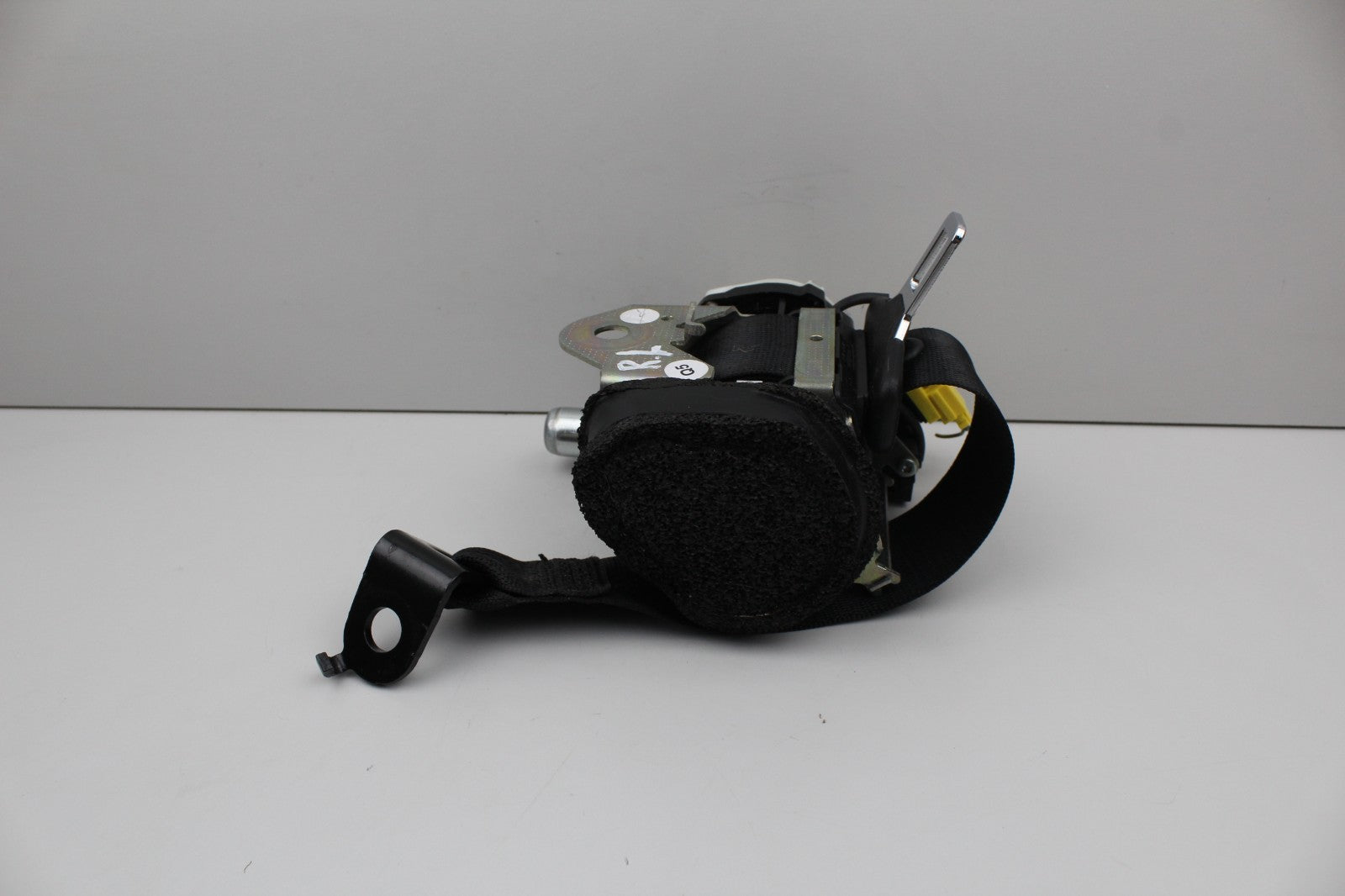 2010-16 MERCEDES E350 REAR LEFT SEAT BELT RETRACTOR OEM 2128600385