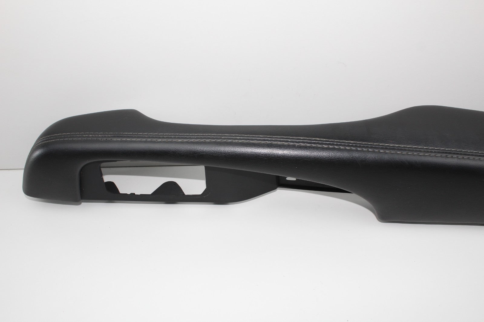 2015 DODGE CHALLENGER DRIVER SIDE DOOR ARMREST HANDLE OEM