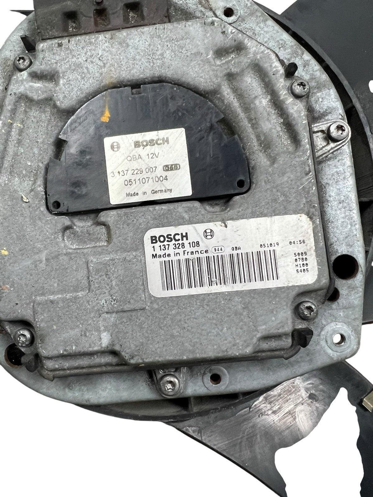 2006 Mercedes E350 cooling fan w/shroud 1137328108 OEM
