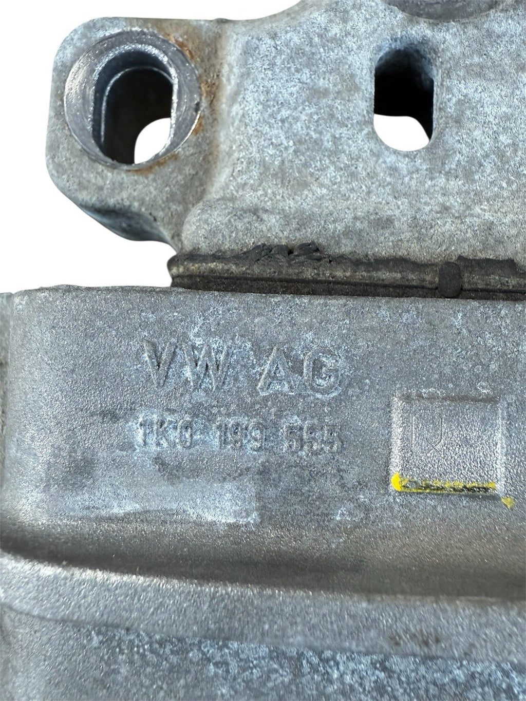 2011-2014 Volkswagen Jetta Sportwagen 2.0L TDI Front Left Engine Mount OEM.