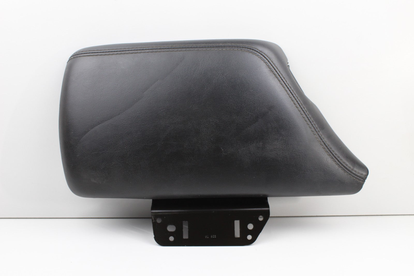 2015-23 DODGE CHALLENGER CENTER CONSOL ARM REST OEM 5LE49LA8AF