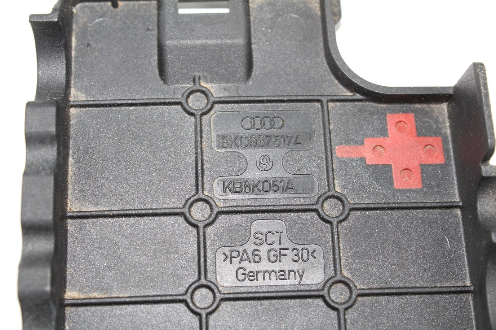 2009-12 AUDI A4 BATTERY JUNCTION BOX OEM 8K0937517A