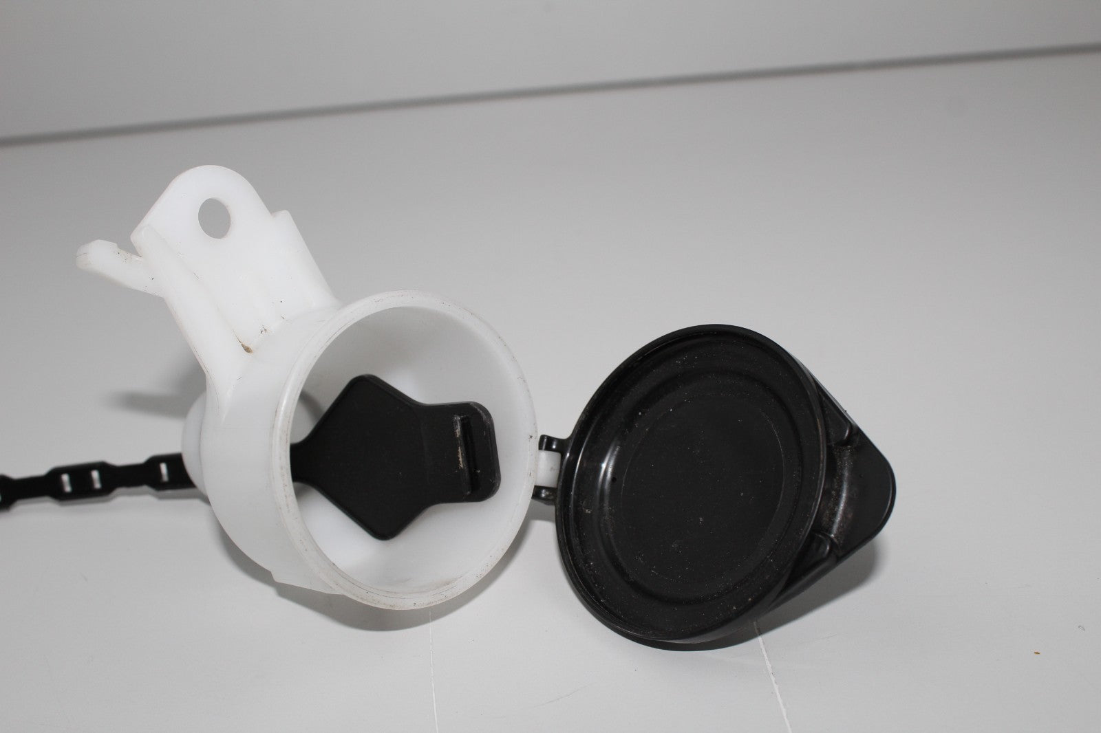 2012 MERCEDES E350 WIPING WATER TANK OEM 001588