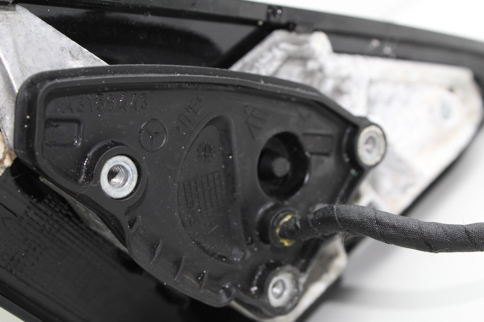 2012-14 MERCEDES E350 LEFT DRIVER SIDE MIRROR OEM A2128107519