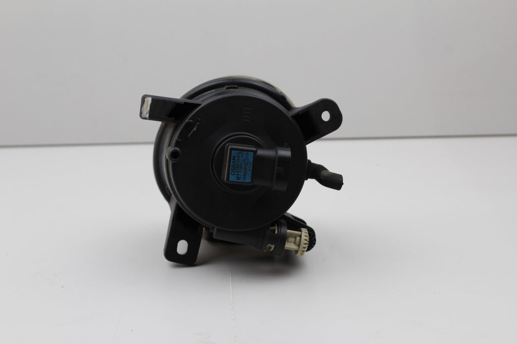 2009-14 AUDI A4 RIGHT SIDE FOG LIGHT OEM 27127400