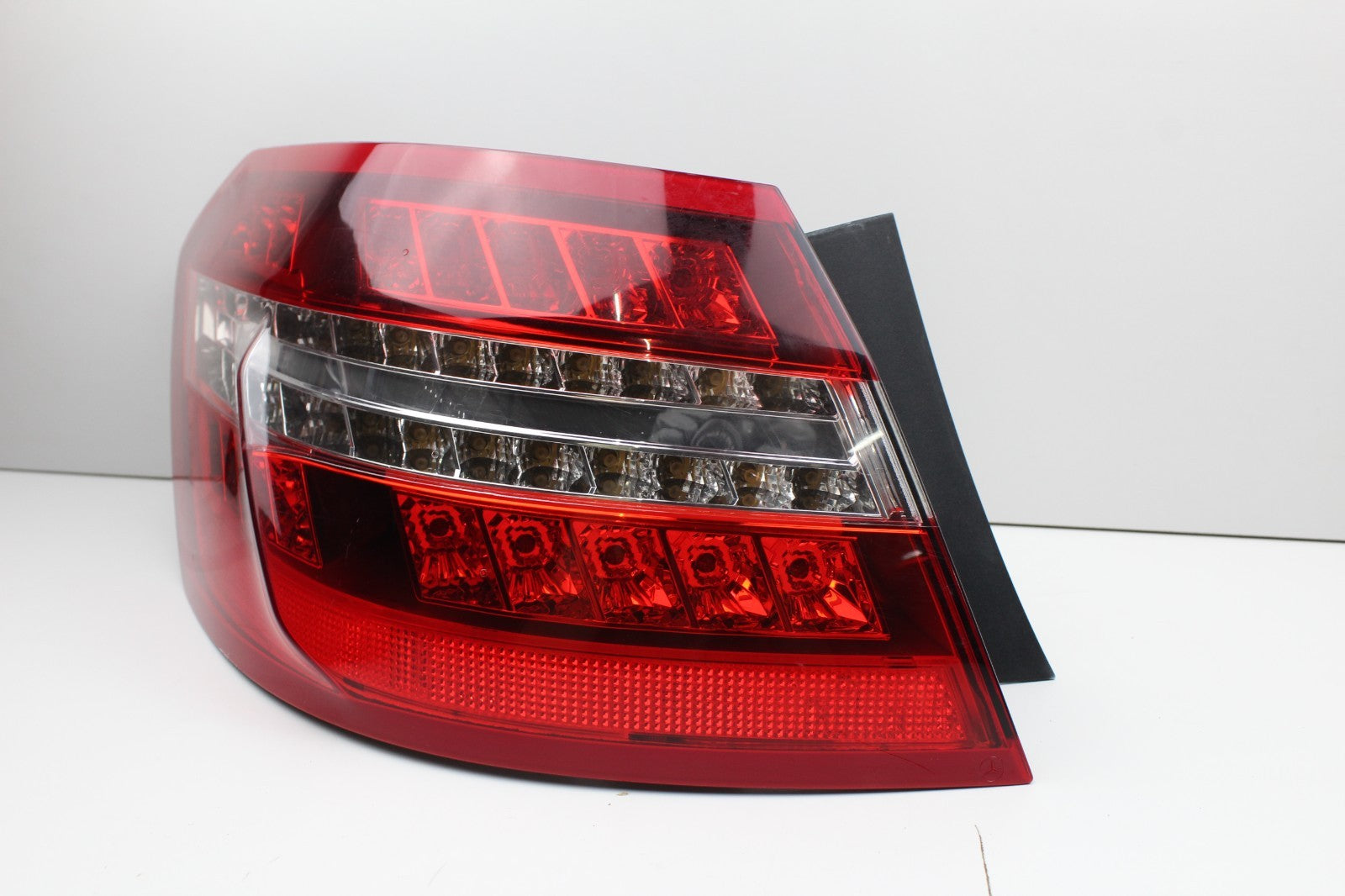 2010-2013 Mercedes W212 E350 E550 Left DRIVER LED Tail Light OEM A2129060758