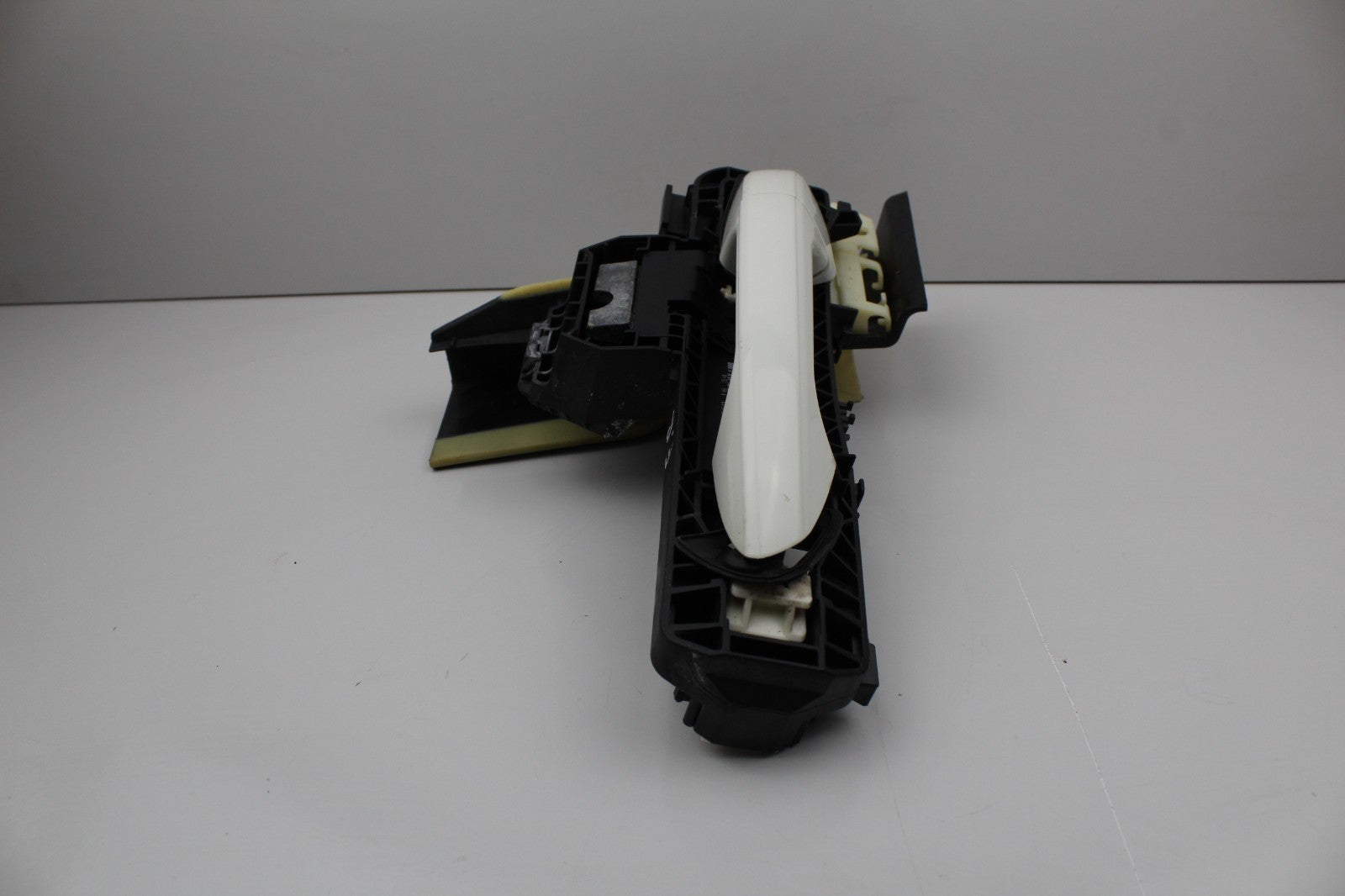  2014-2017 MERCEDES E350 REAR RIGHT EXTERIOR DOOR HANDEL OEM  