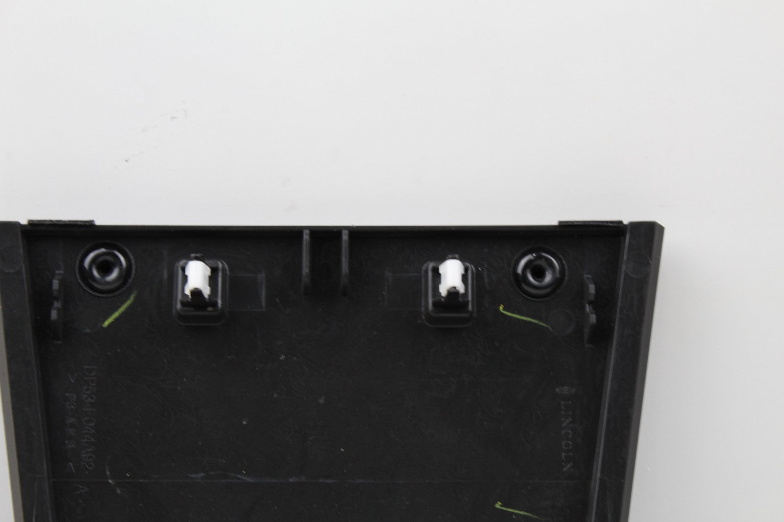 2017-2020 LINCOLN MKZ FRONT DASH CENTER SPEAKER GRILLE COVER TRIM PANEL OEM