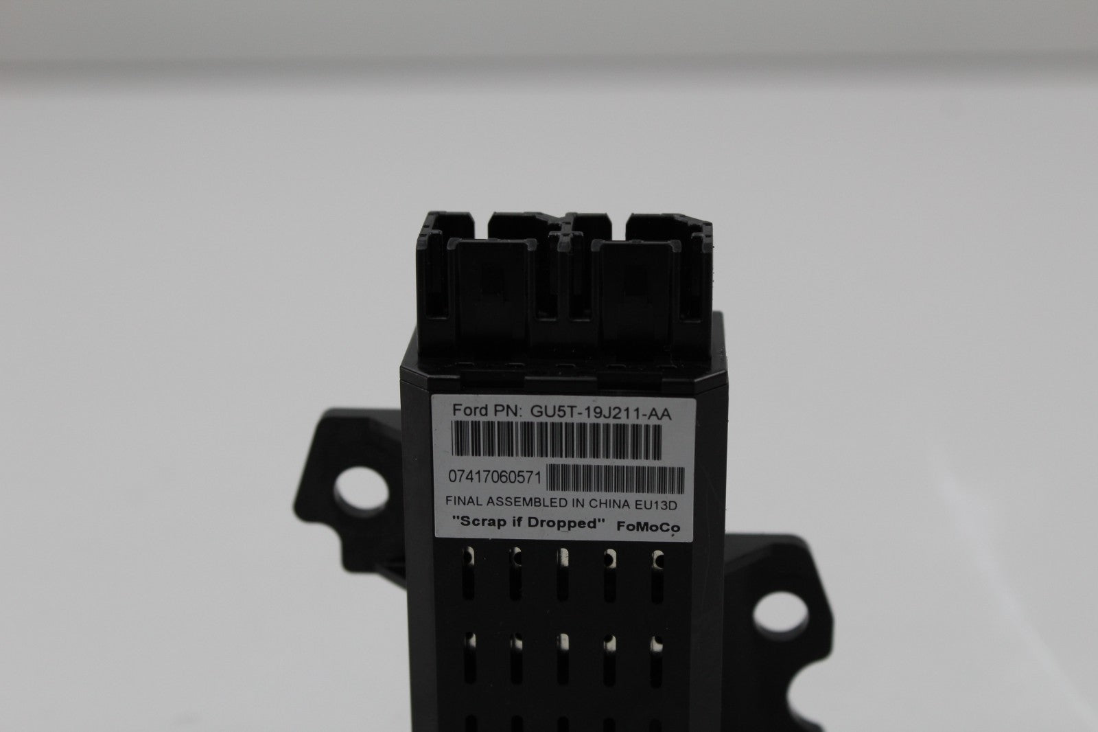 2017-20 LINCOLN MKZ CONTINENTAL CENTER CONSOLE USB CHARGER ADAPTER PORT UNIT OEM