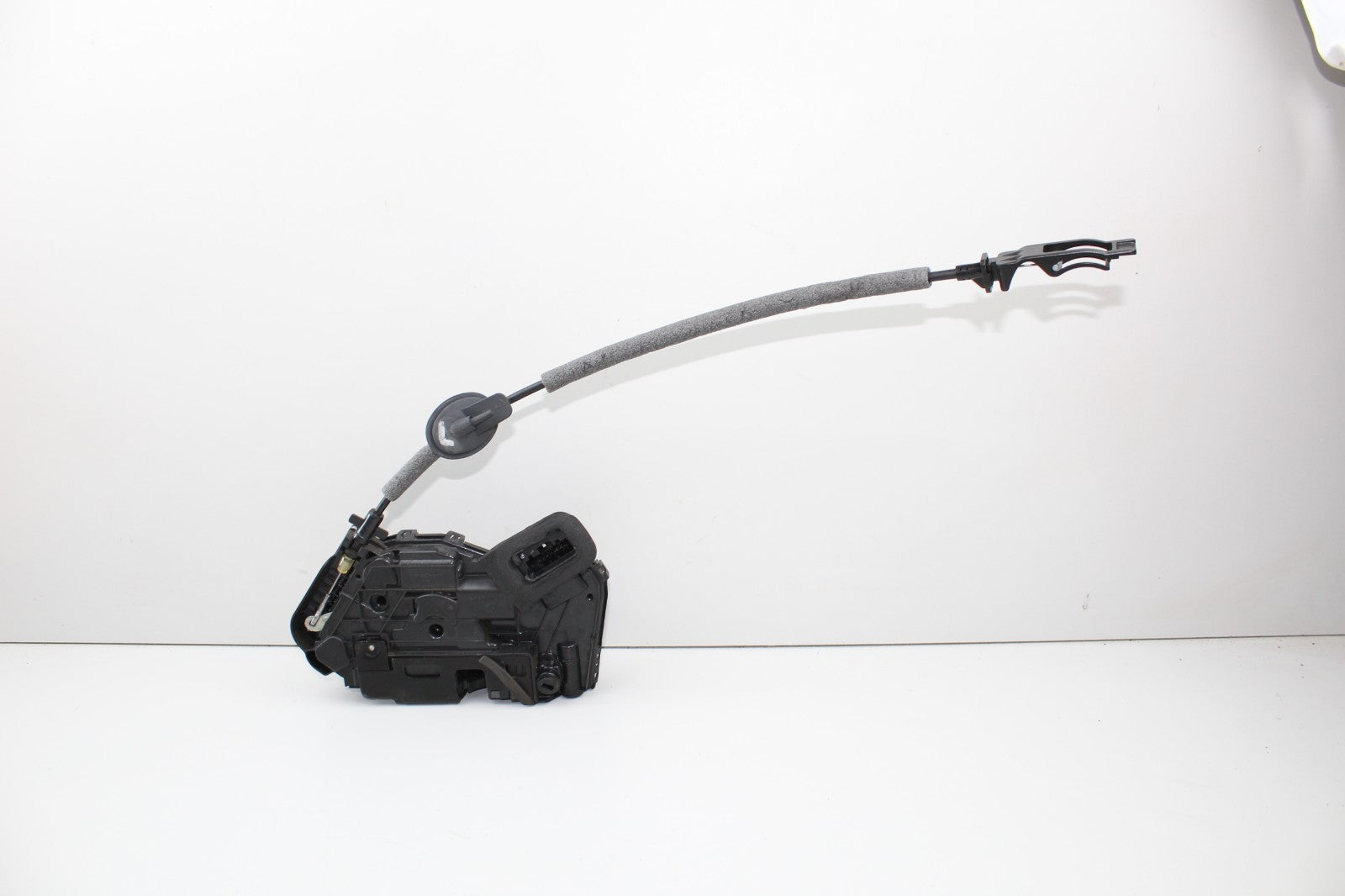 2019-20 VW Volkswagen OEM Right RH Door Lock Latch Actuator 17A839016 Genuine