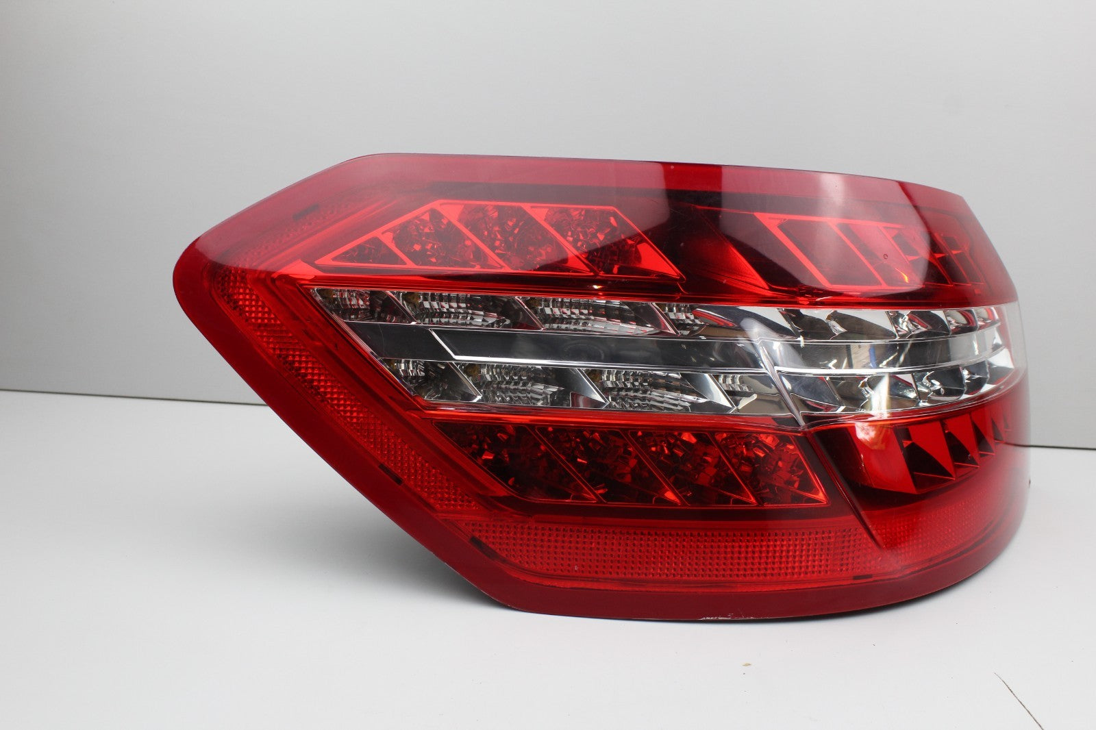 2010-2013 Mercedes W212 E350 E550 Left DRIVER LED Tail Light OEM A2129060758