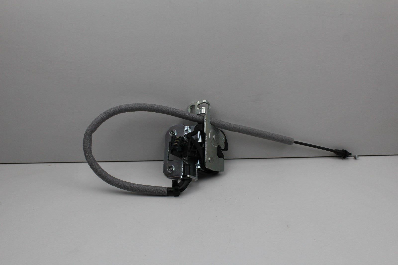2014-16 MERCEDES E350 REAR TRUNK LID LATCH LOCK OEM 