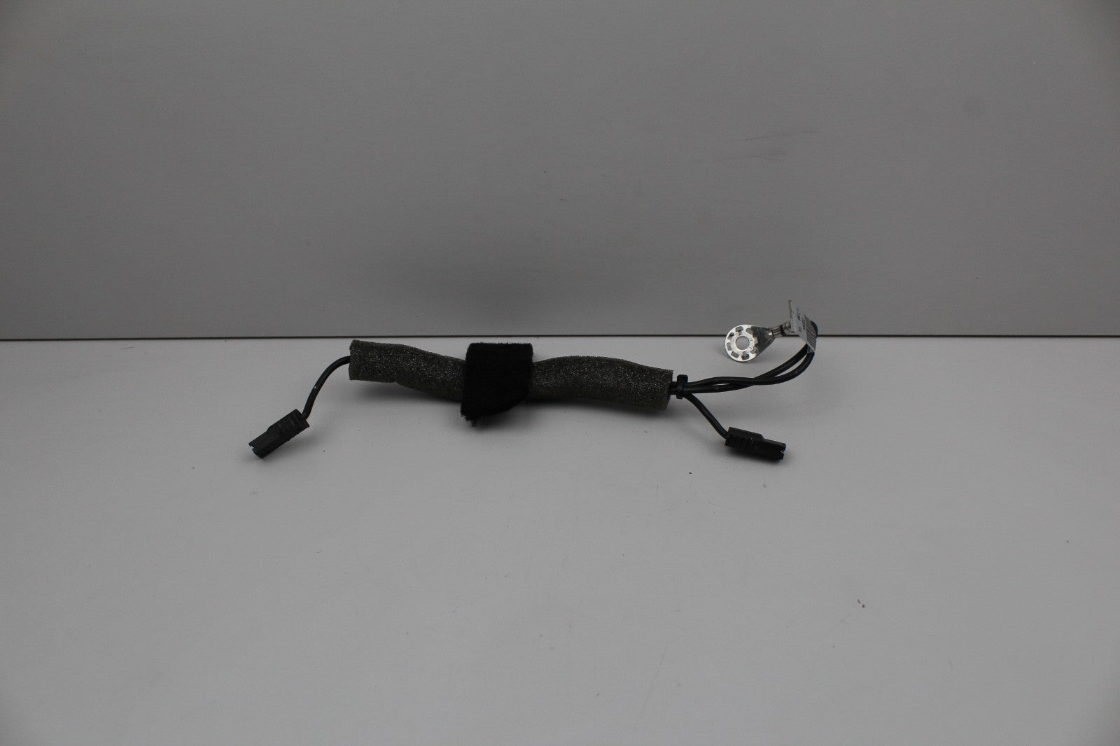 2010-16 MERCEDES E350 REAR LEFT SIDE RADIO ANTENNA NOISE FILTER OEM A2128208289