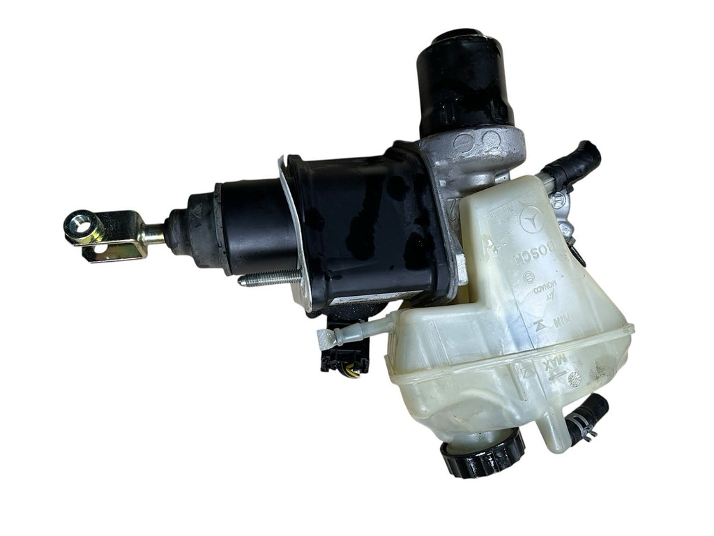 03-08 Mercedes E350 Brake Booster Master Cylinder Reservoir OEM A0004300312