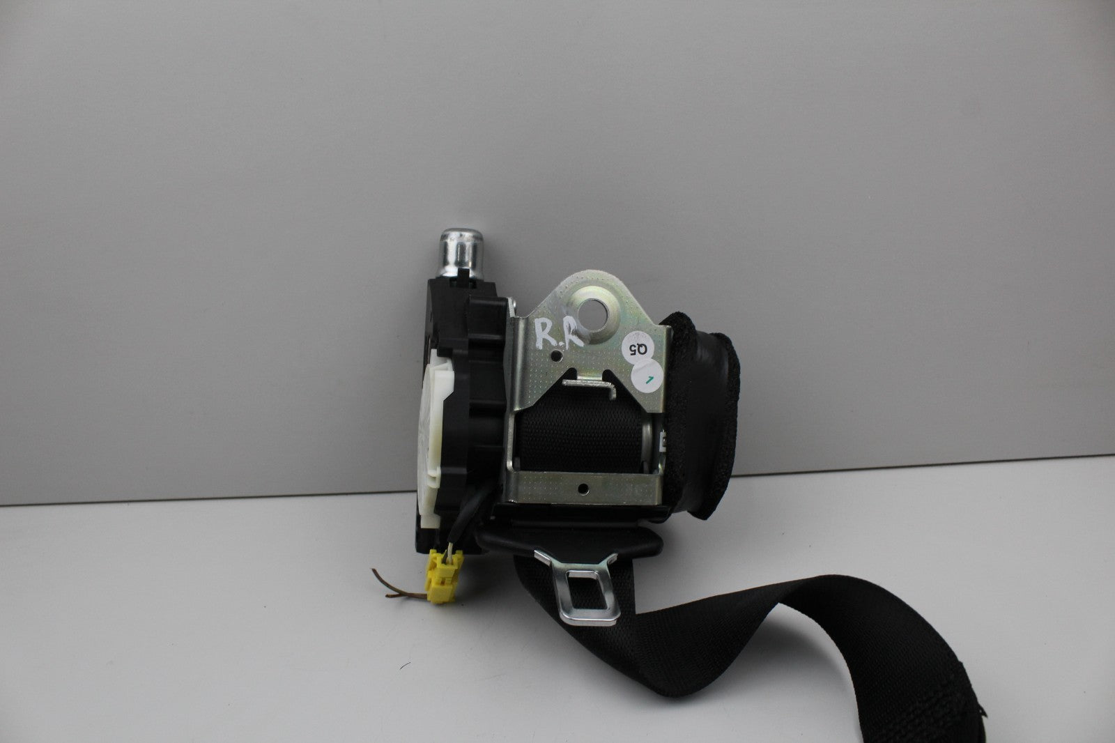 10-16 Mercedes-Benz W212 E350 Rear Right Passenger Side Seatbelt Retractor OEM