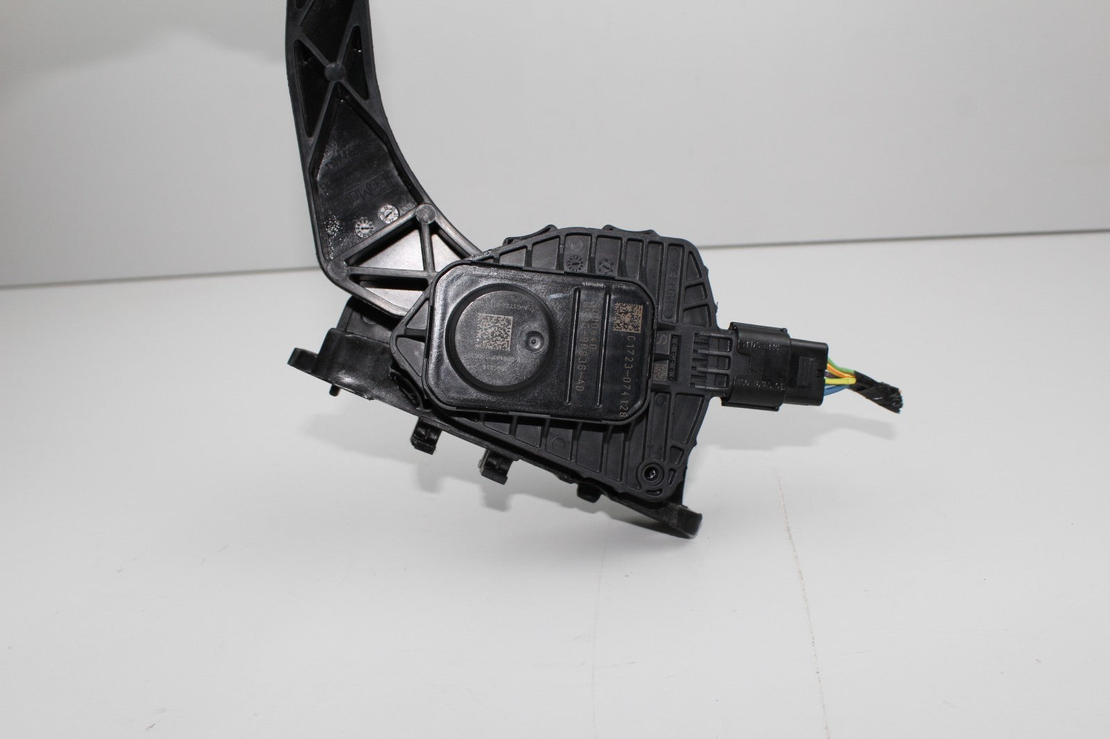 2017 LINCOLN MKZ ACCELERATOR GAS PEDAL OEM D69C9F836AD