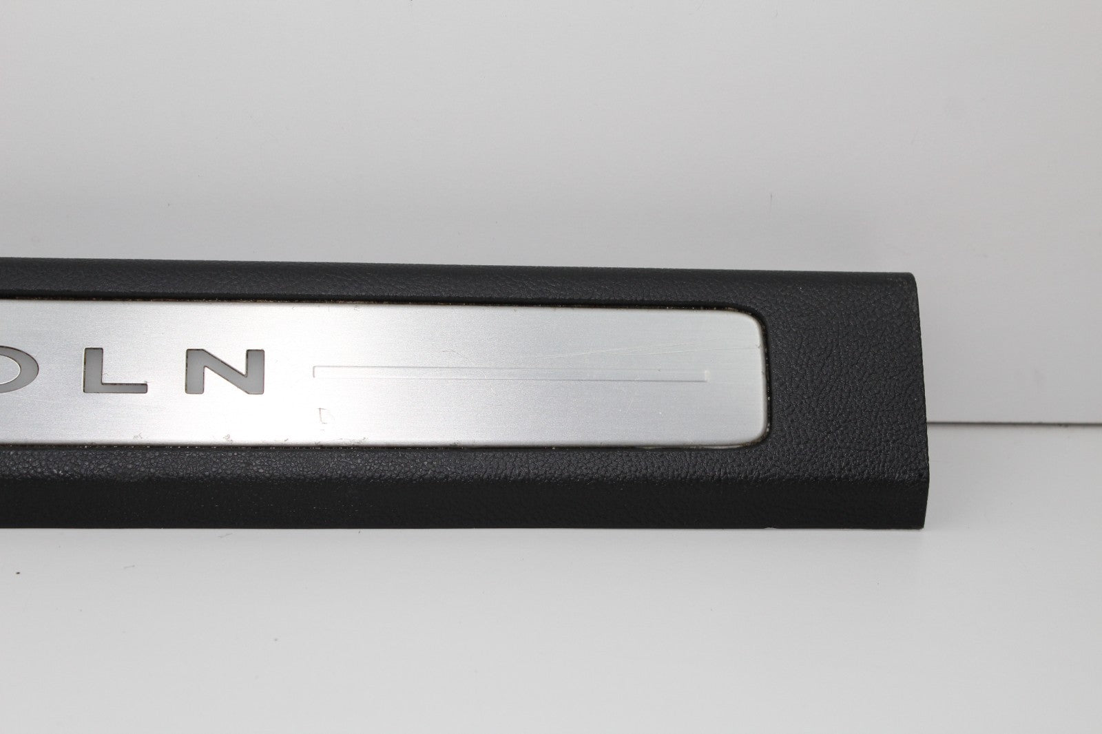 2013-2020 Lincoln MKZ Front RIGHT Door Sill SCUFF Plate Trim OEM DP53F13201L