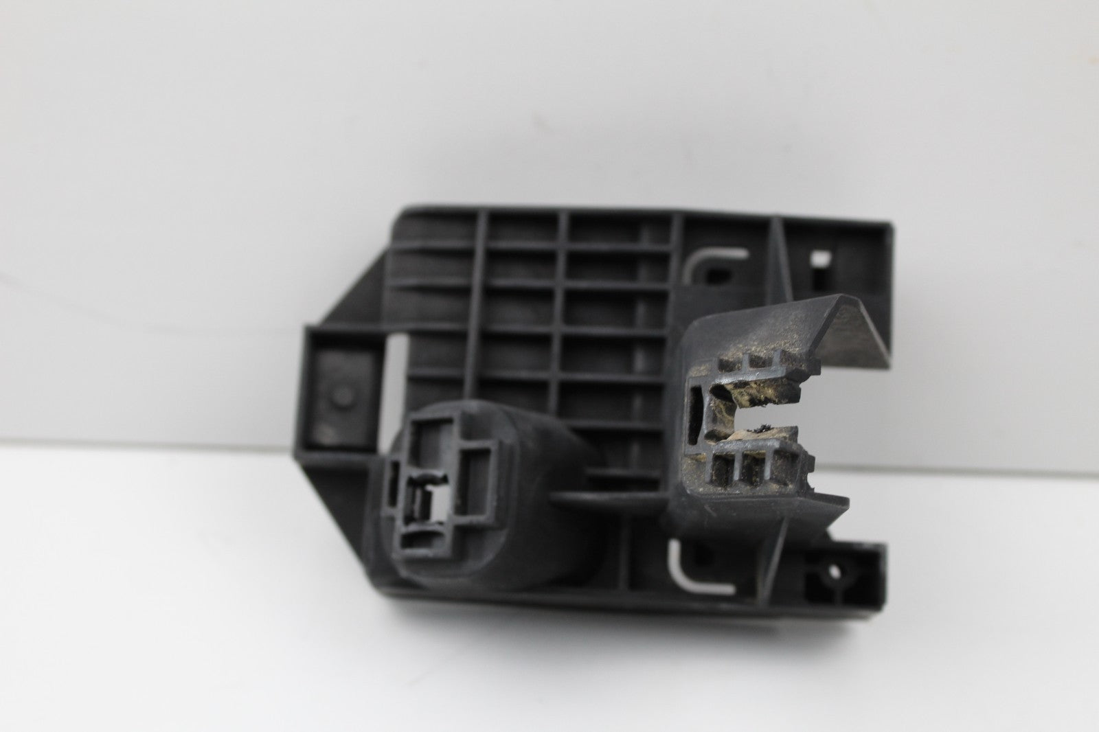 Volkswagen VW OEM Bracket Holder Mount Right RH 17A907456 Genuine