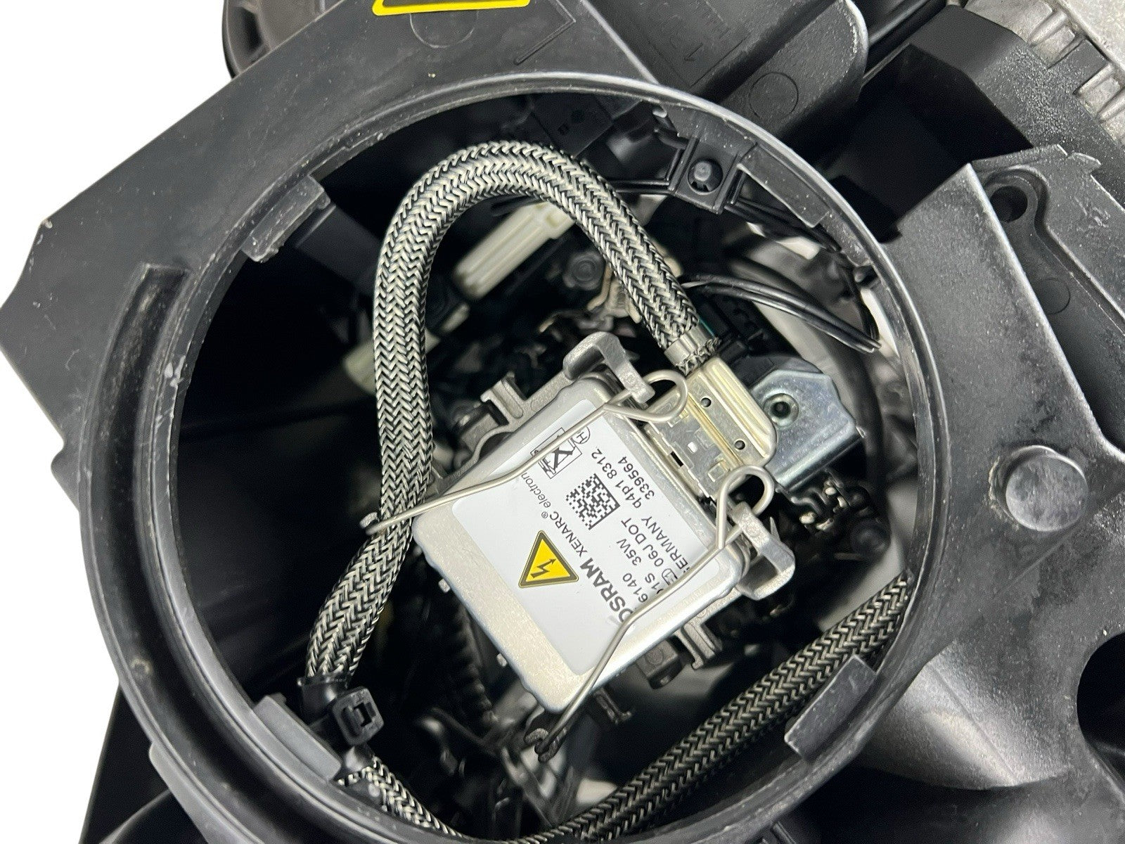 2008-2011 Mercedes Benz C300C350 W204 Driver Left Xenon Headlight OEMA2048203361