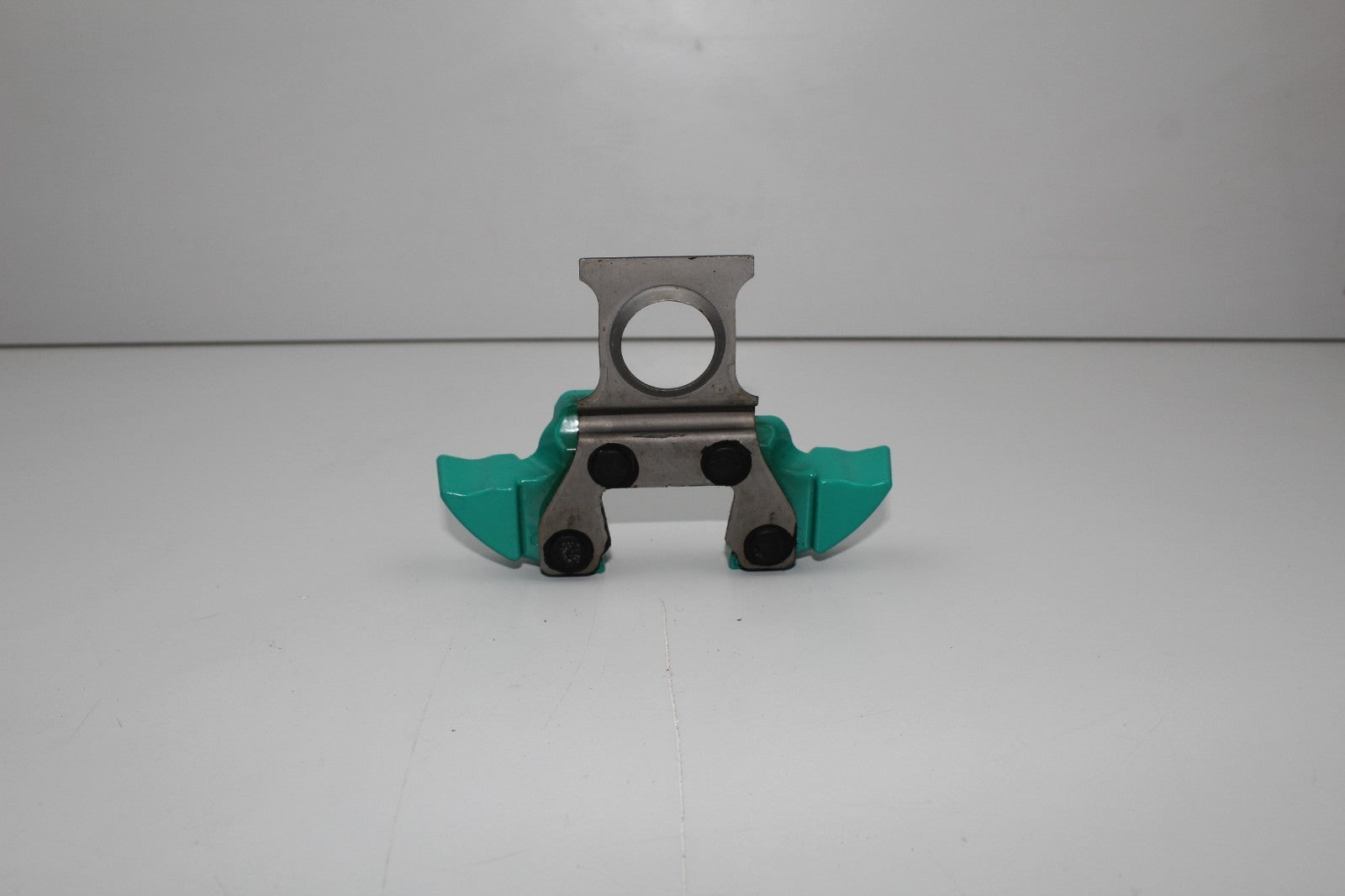 2915-23 DODGE CHALLENGER STEERING WHEEL DAMPER BRACKET PLATE OEM 68172369AC