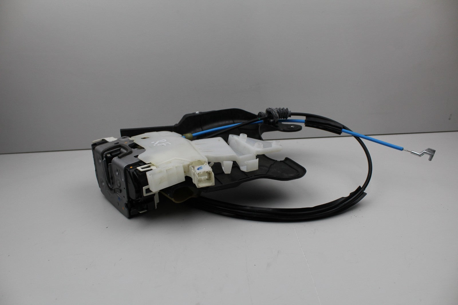 2008-14 MERCEDES BENZ E350 REAR LEFT DRIVER SIDE LOCK LATCH ACTUATOR A2127330308
