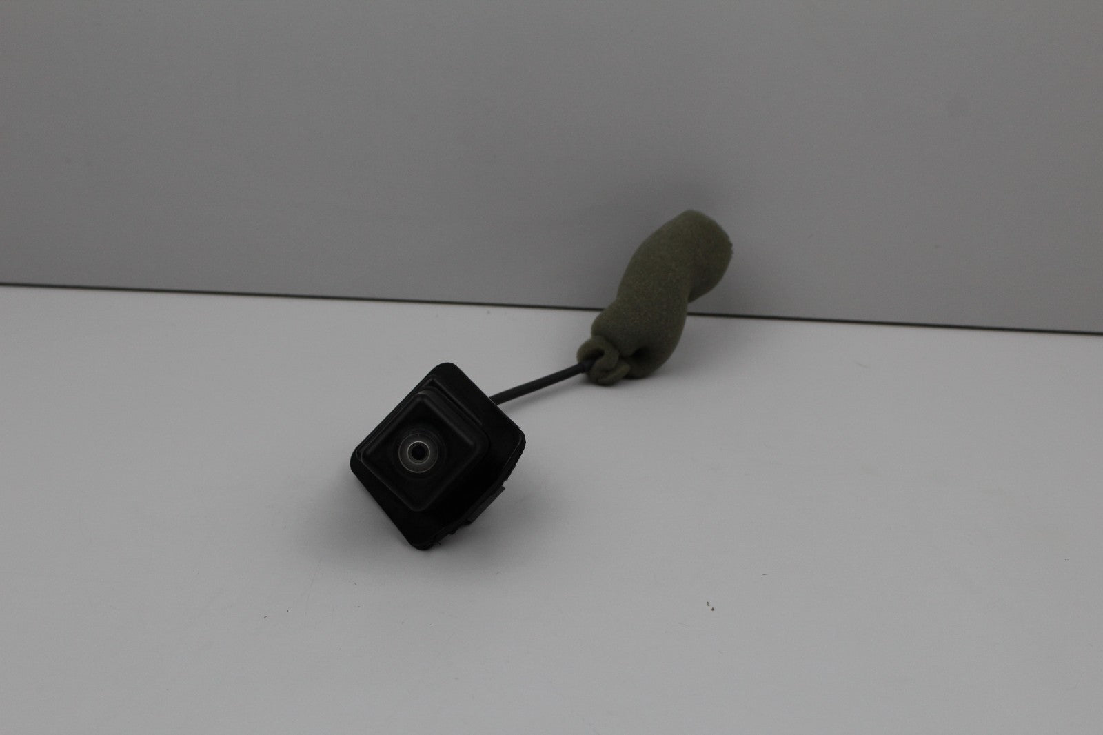 2010-16 MERCEDES E350 REAR VEIW BACKUP CAMERA OEM A2078200897