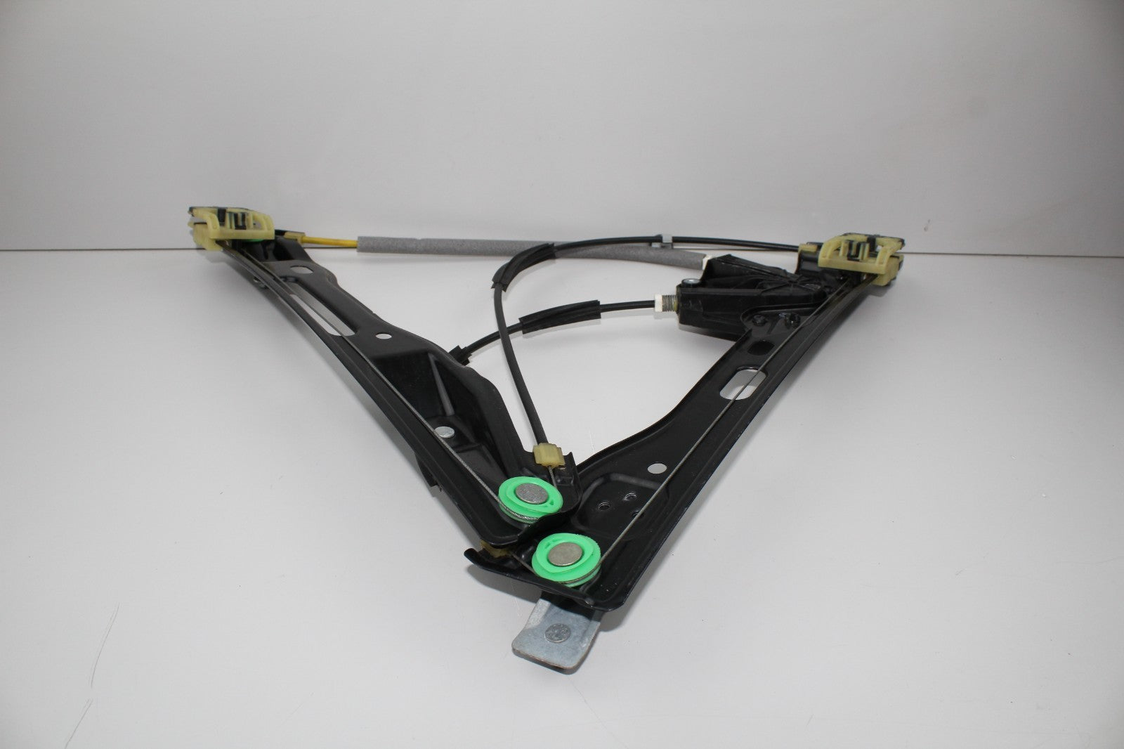 2014-18 FORD TAURUS FRONT RIGHT WINDOW REGULATOR WITH MOTOR OEM 00371B