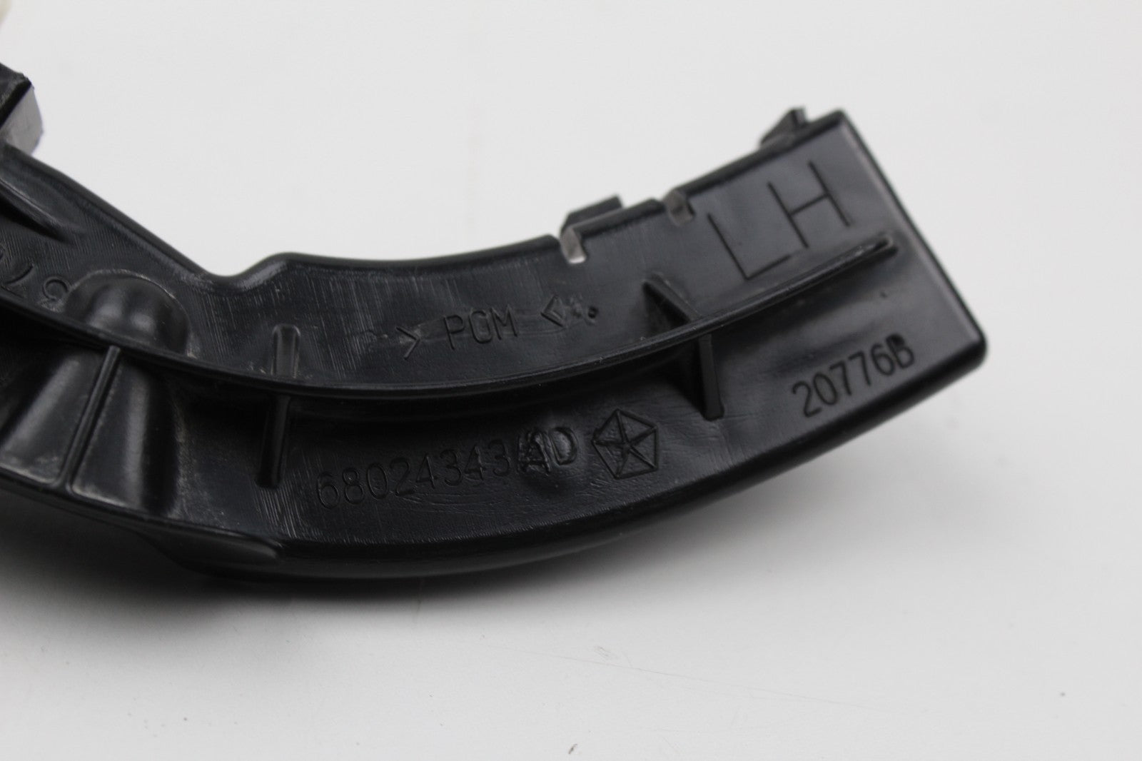 2015 DODGE CHALLENGER LEFT REAR BUMPER MOUNTING BRACKET OEM 20776B