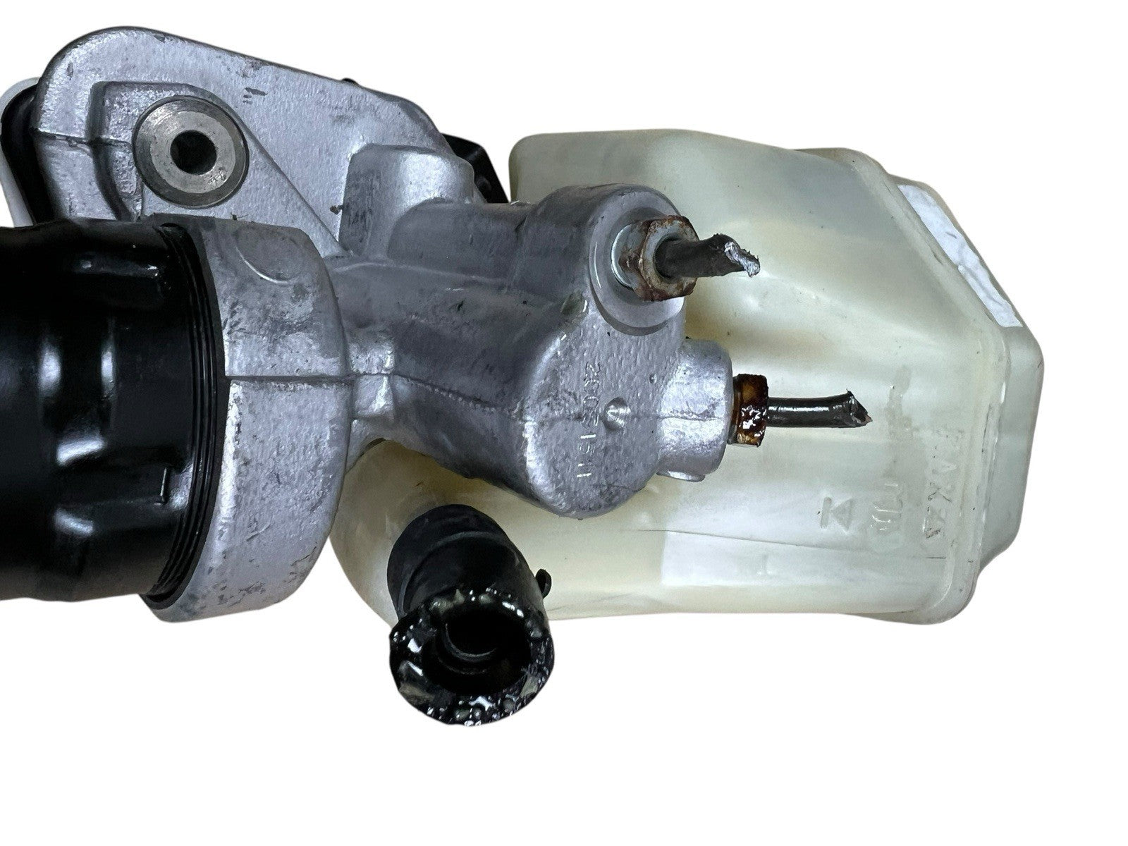 03-08 Mercedes E350 Brake Booster Master Cylinder Reservoir OEM A0004300312