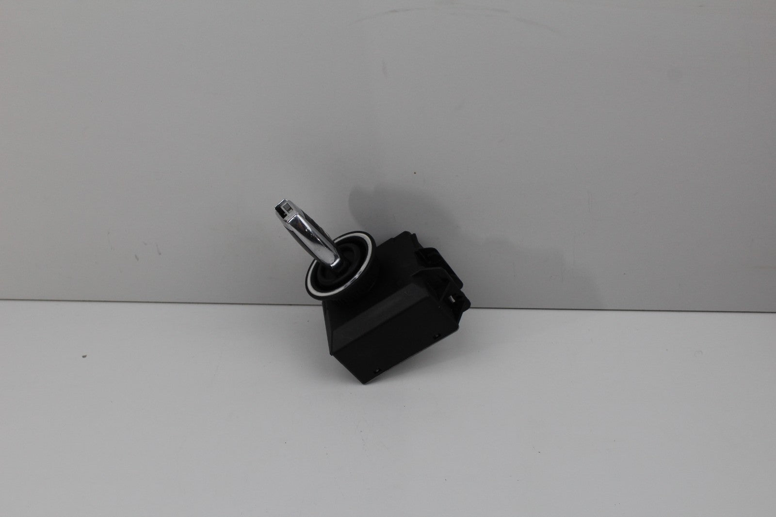 2010-13 MERCEDES E350 IGNITION SWITCH MODULE WITH KEY OEM A2129055800