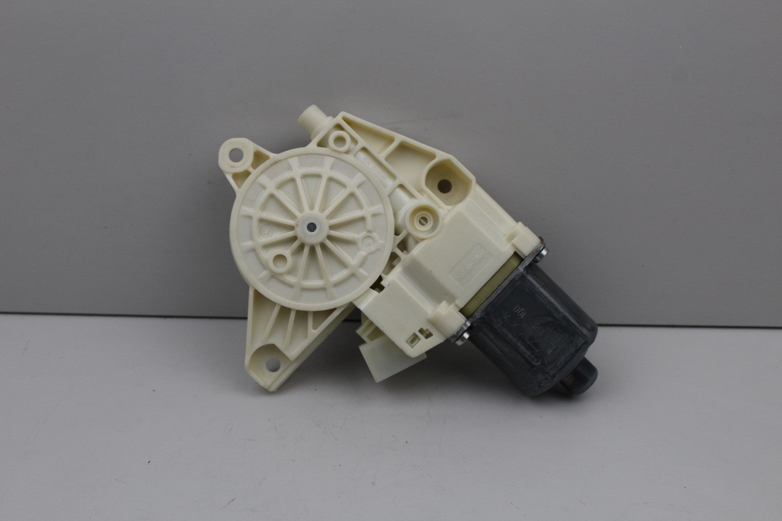2010-14 MERCEDES E350 REAR RIGHT DOOR WINDOW REGULATOR MOTOR OEM A2048200642