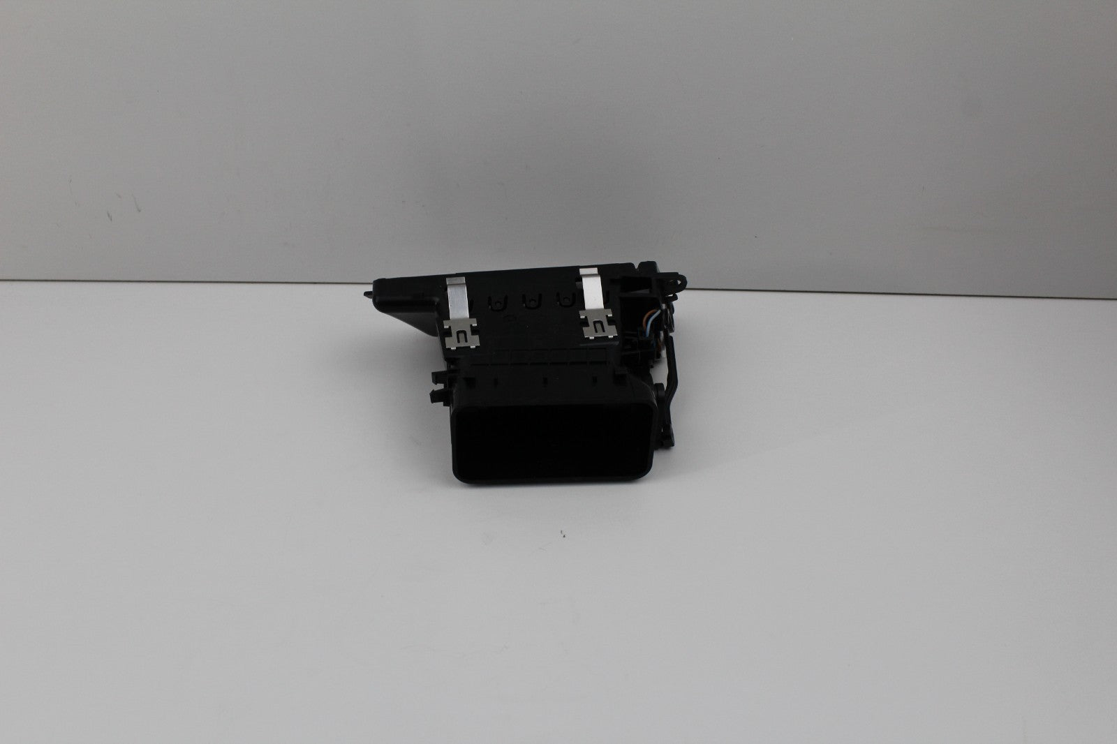 2010-13 MERCEDES E350 RIGHT SIDE DASHBOARD A/C AIR VENT OEM A2128300254