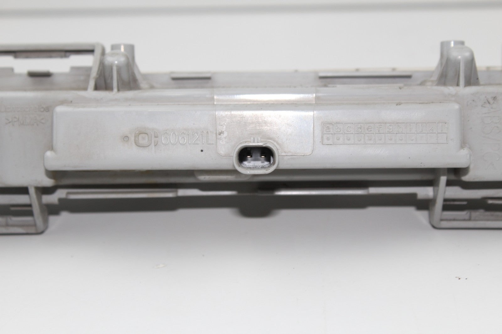 2010-13 MERCEDES E350 FRONT LEFT DRIVER SIDE GRILLE LIGHT OEM A2049068900
