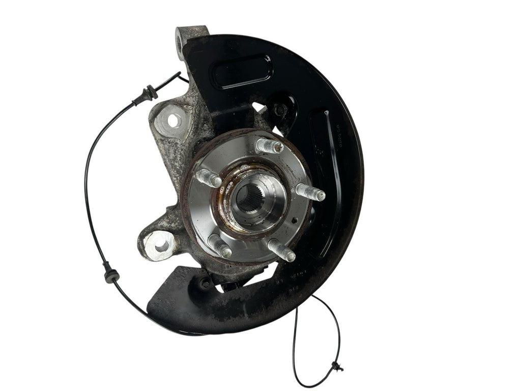 2013-20 Ford Taurus Front Left Side, Spinal Knuckle With Hub OEM  DE833K171A￼