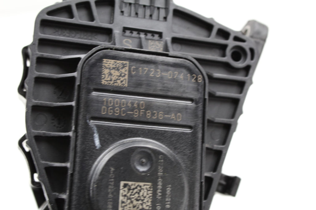 2017 LINCOLN MKZ ACCELERATOR GAS PEDAL OEM D69C9F836AD