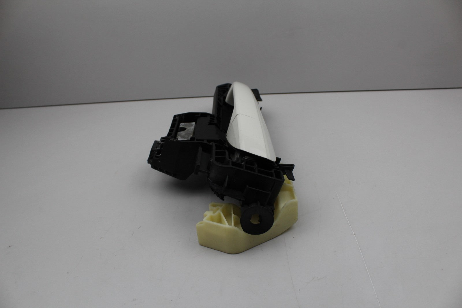 2010-14 MERCEDES E350 REAR LEFT DOOR HANDLE OEM A358601