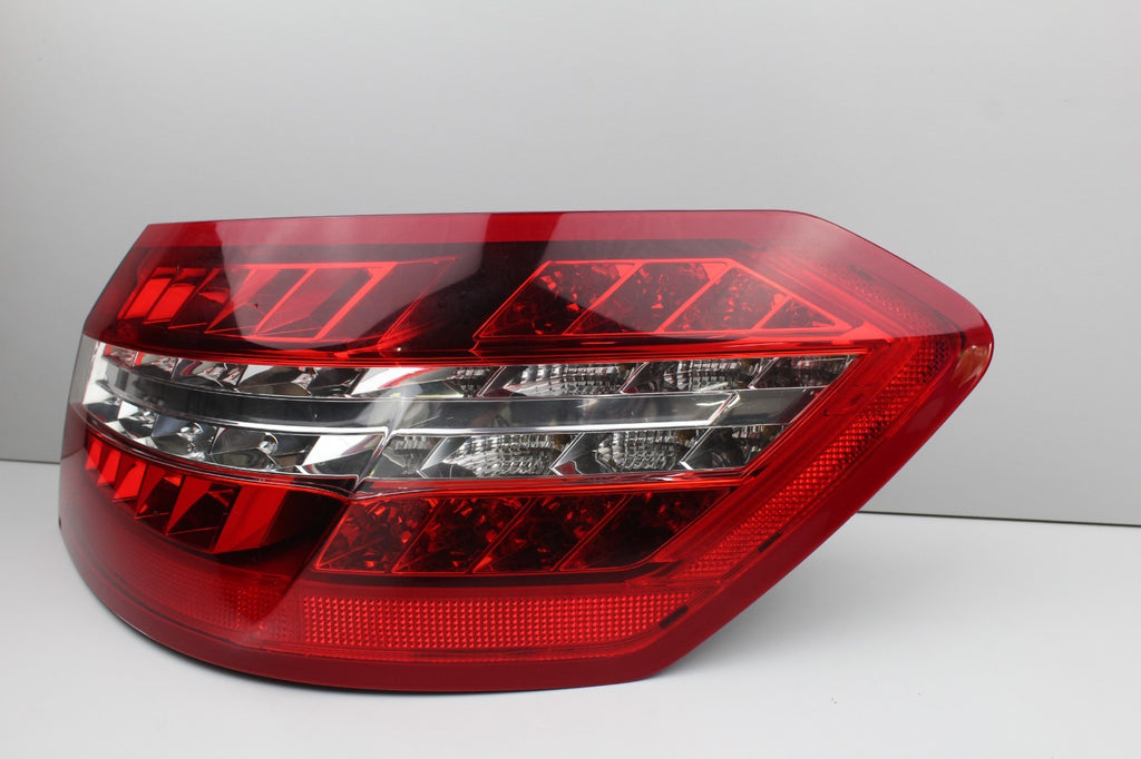 10-13 Mercedes W212 E350 E550 Right Passenger Side Tail Light Lamp OEM