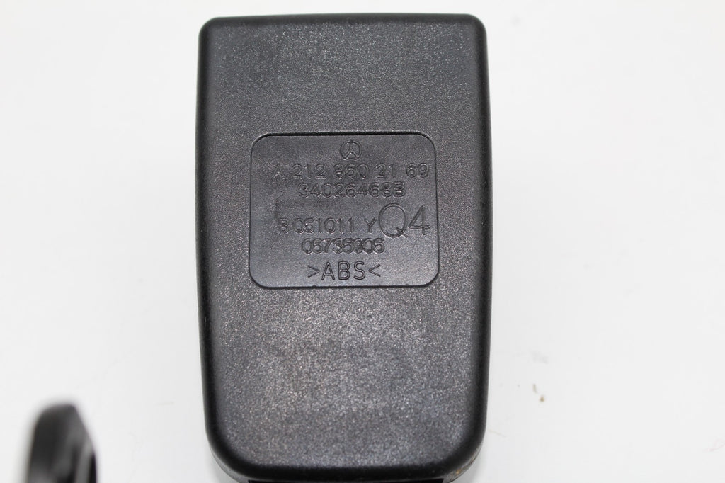 2012-18 MERCEDES E350 REAR LEFT SIDE SEAT BELT BUCKLE OEM A2128602169