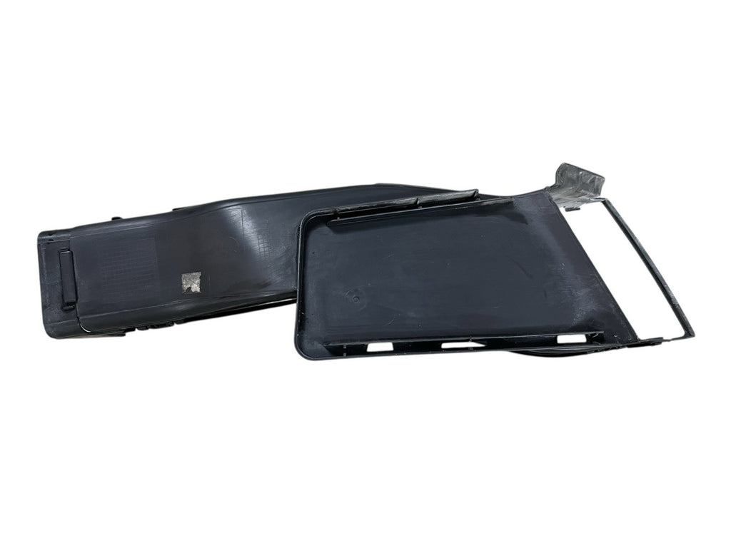 2009-2013 BMW X5 - Front LEFT Brake AIR DUCT / TUBE OEM 7222877
