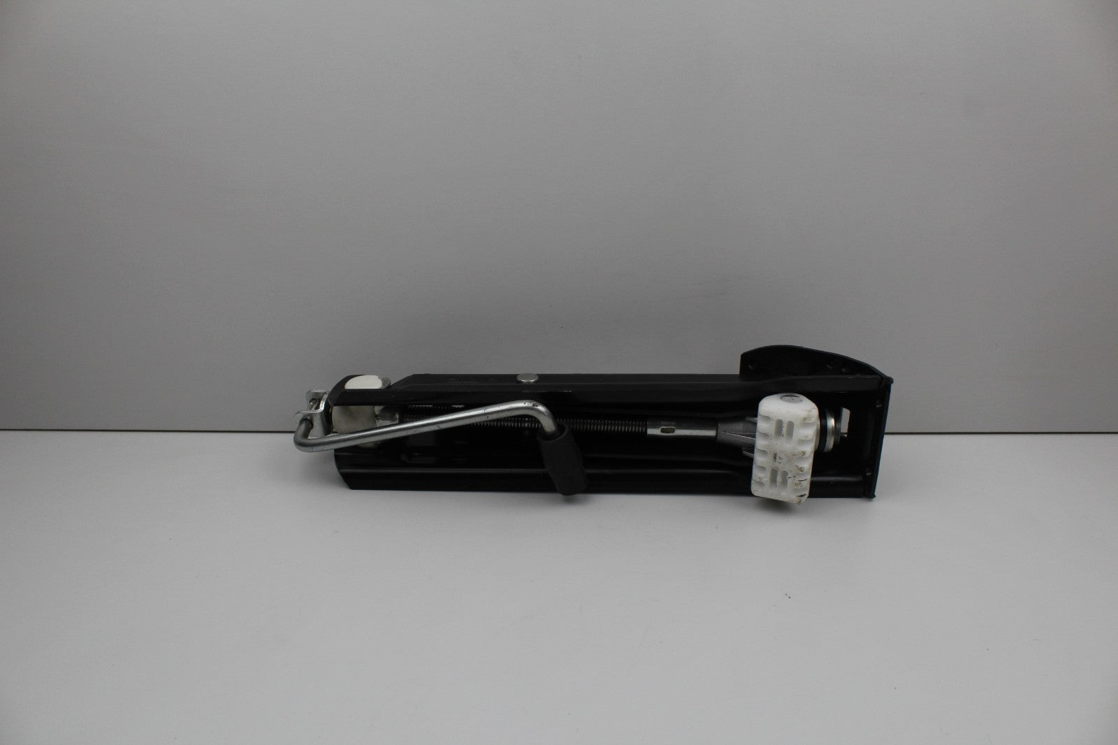 2010-16 MERCEDES E350 SPARE TIRE WHEEL JACK TOOL OEM A2125800218