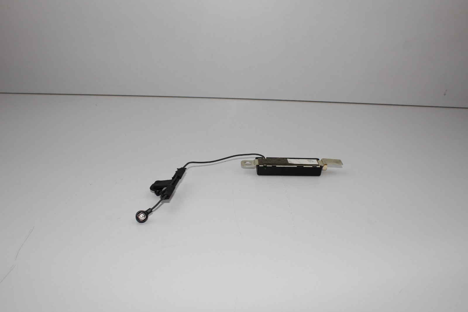 2015-2023 DODGE CHALLENGER RADIO ANTENNA AMPLIFIER CONTROL MODULE OEM 68210666AA